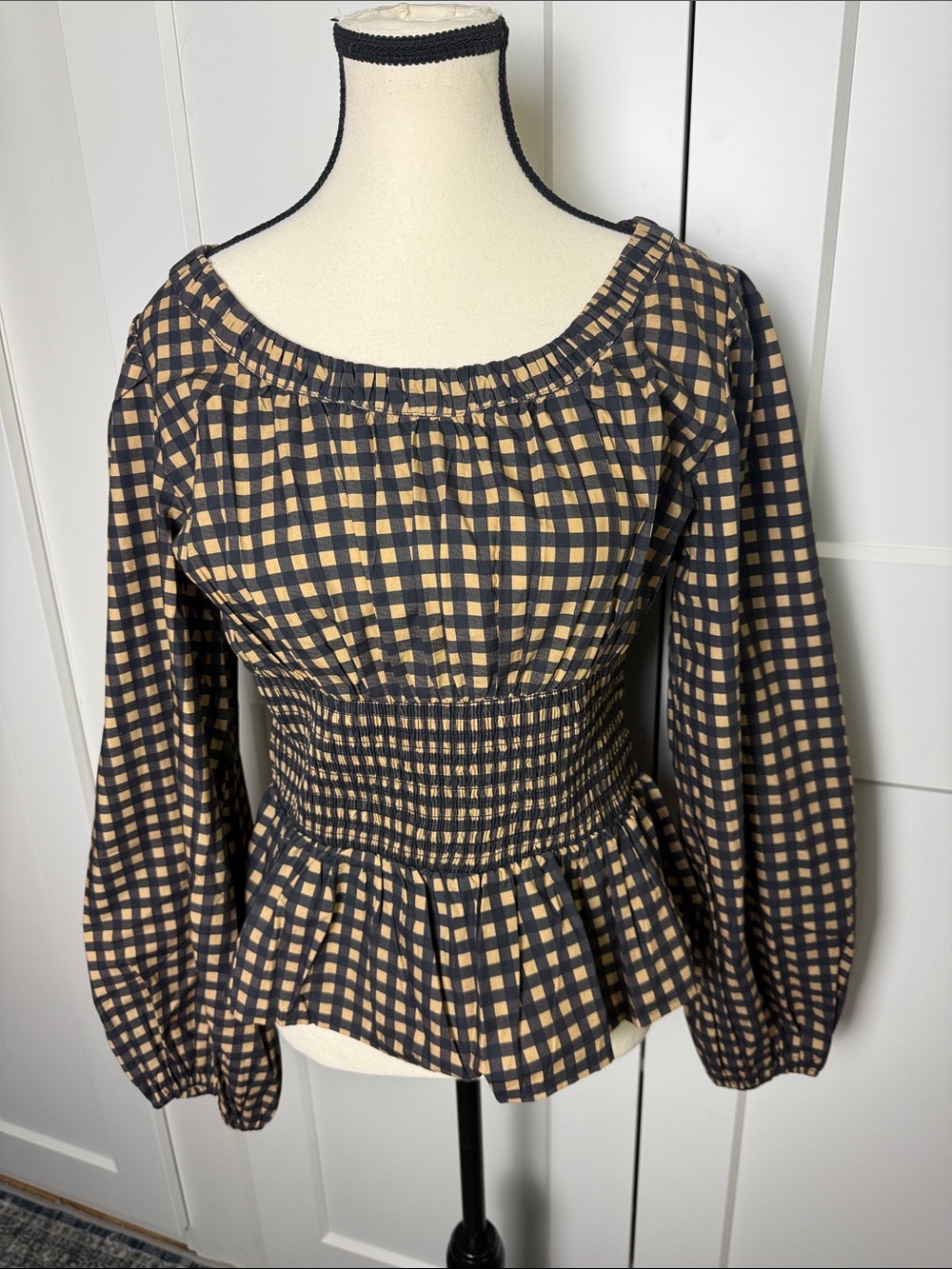 NWT Anthropologie waisted 100% cotton Navy and Tan Gingham Peasant Top small
